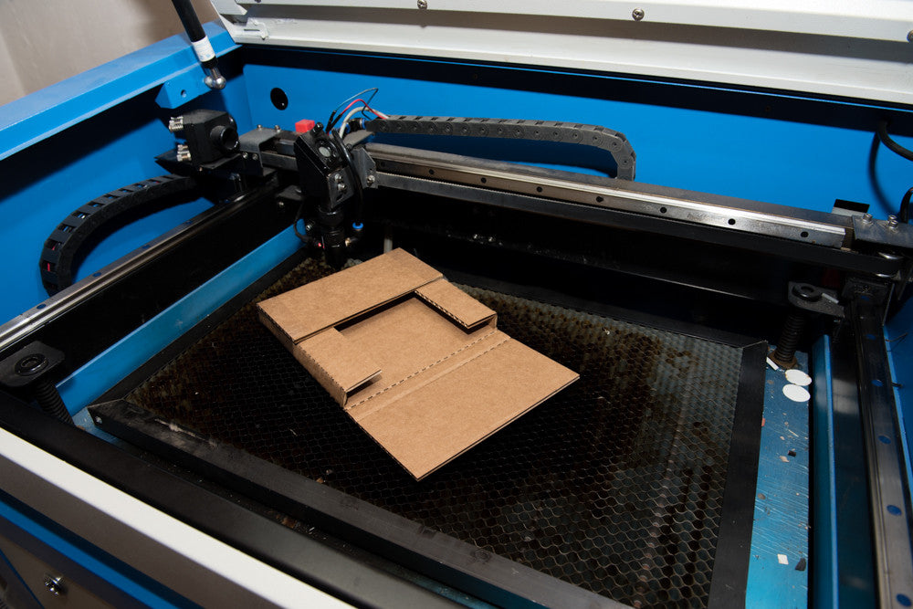 How to make your own shipping boxes with a CO2 laser cutter